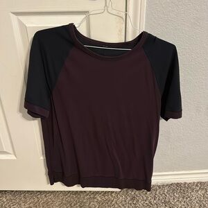 Men’s medium Lulu shirt
